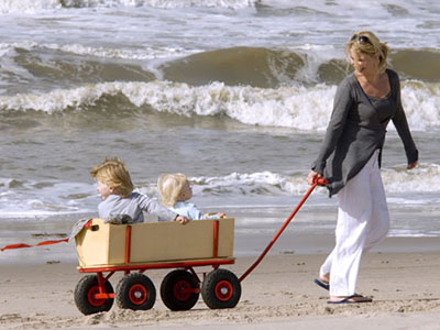 Met de bolderkar naar het strand